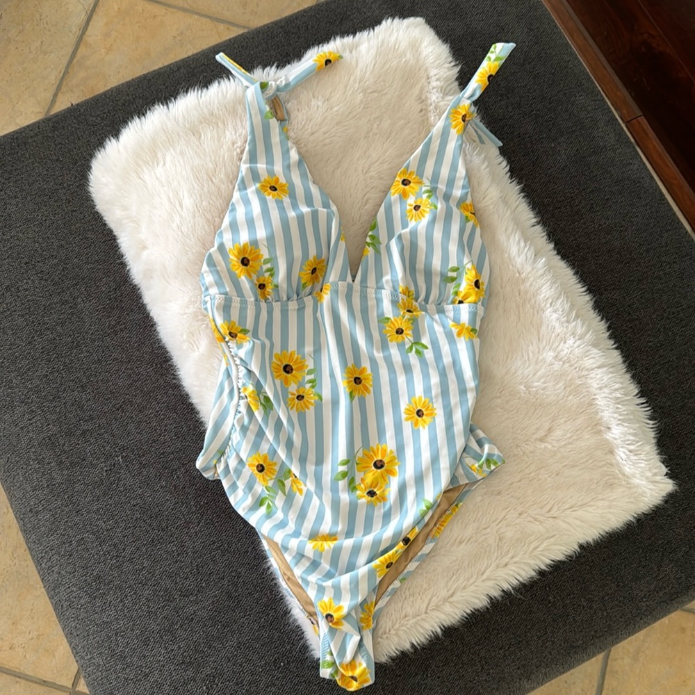 Bathing suit